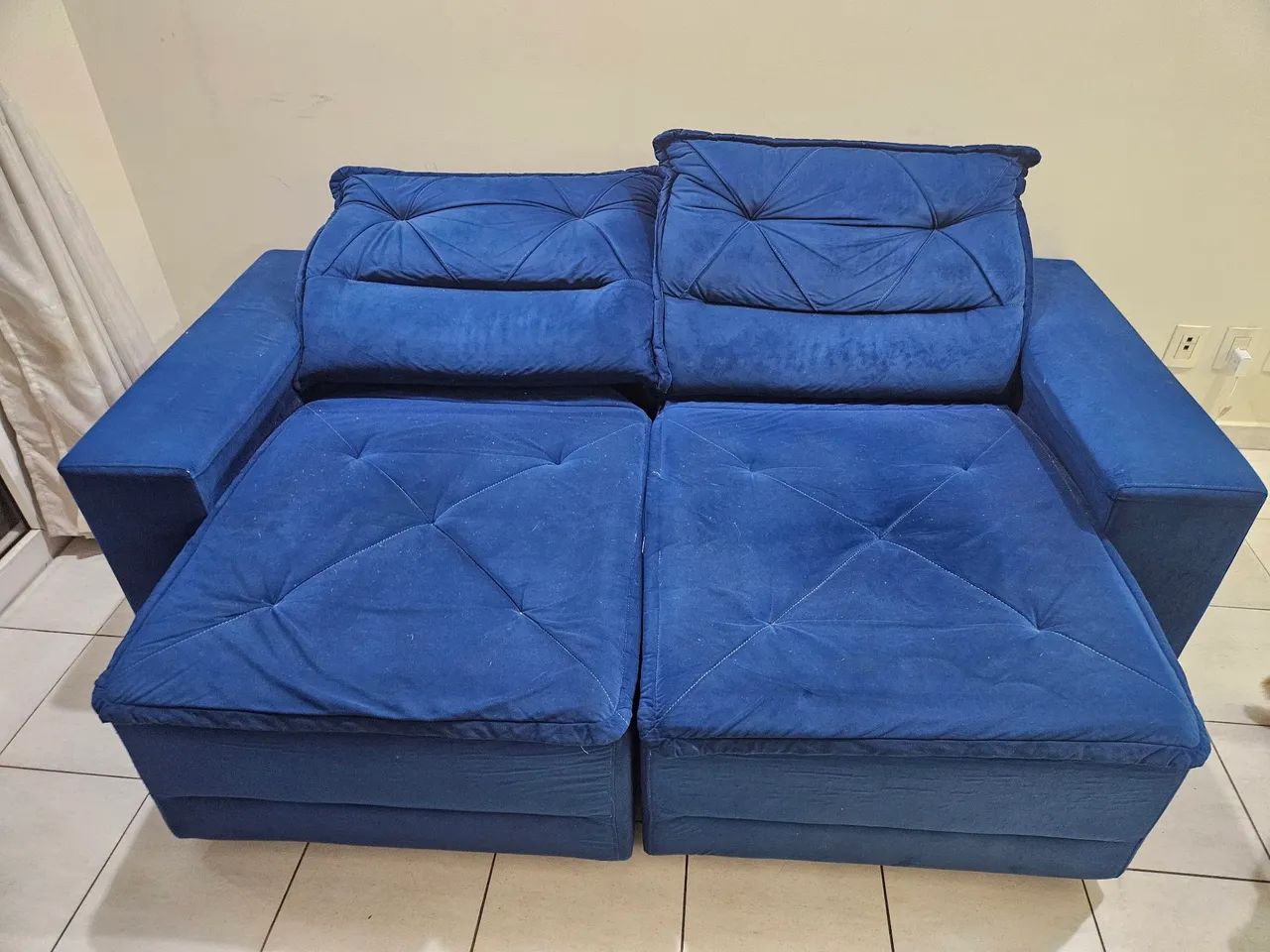 Sofá Retrátil e Reclinável Azul - Muito Conservado e Super Confortável - Foto 5