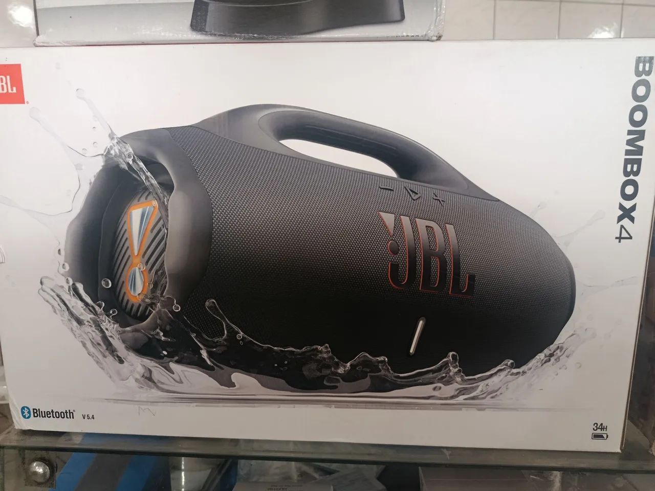 JBL boombox 4