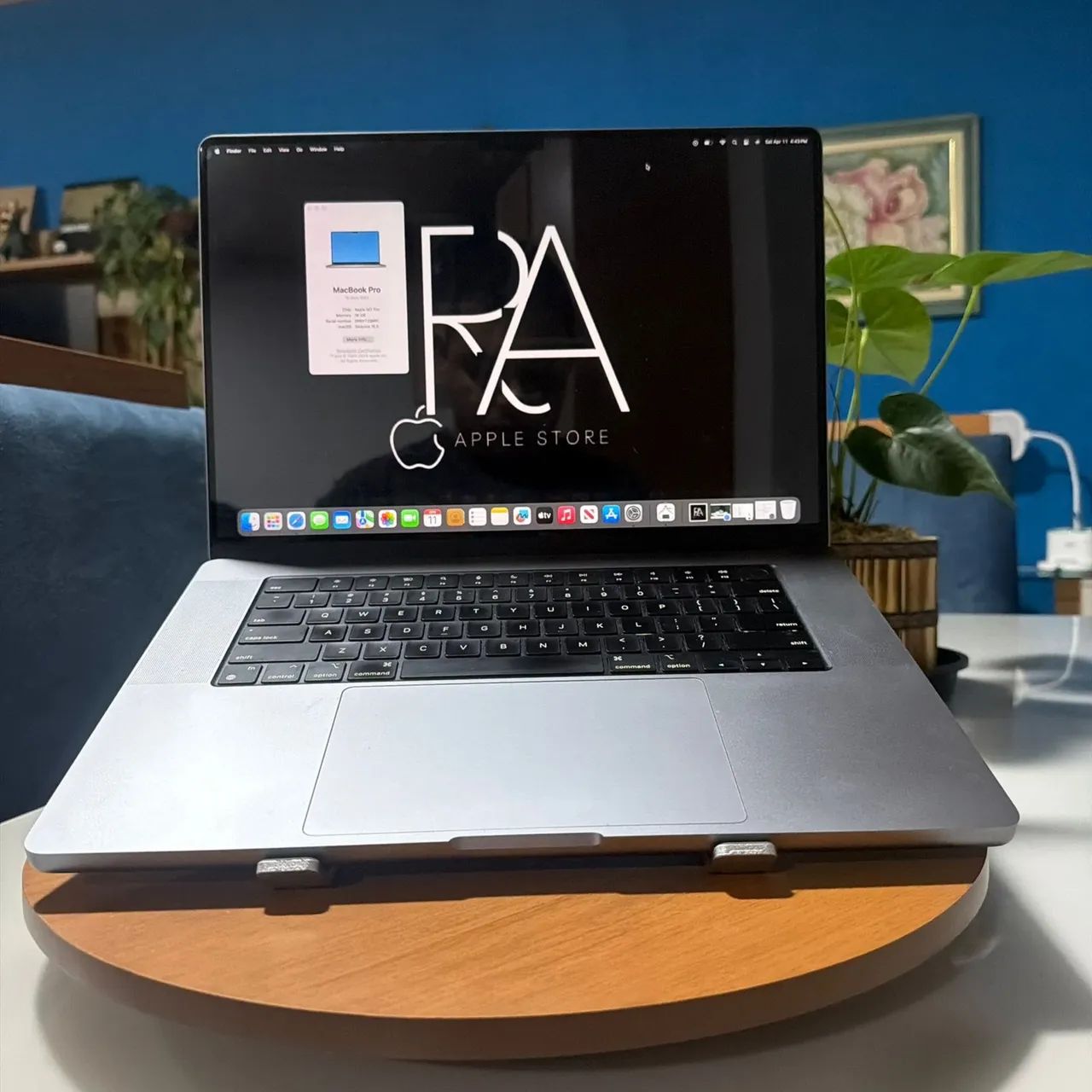 MacBook Pro m2 pro 16 inch 16gb ram 1tb ssd 