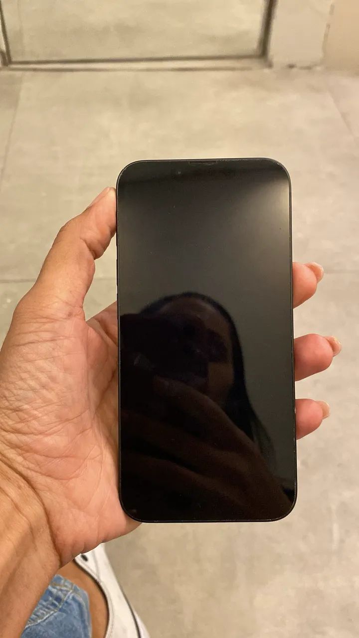 iPhone 16e - 8 meses de uso