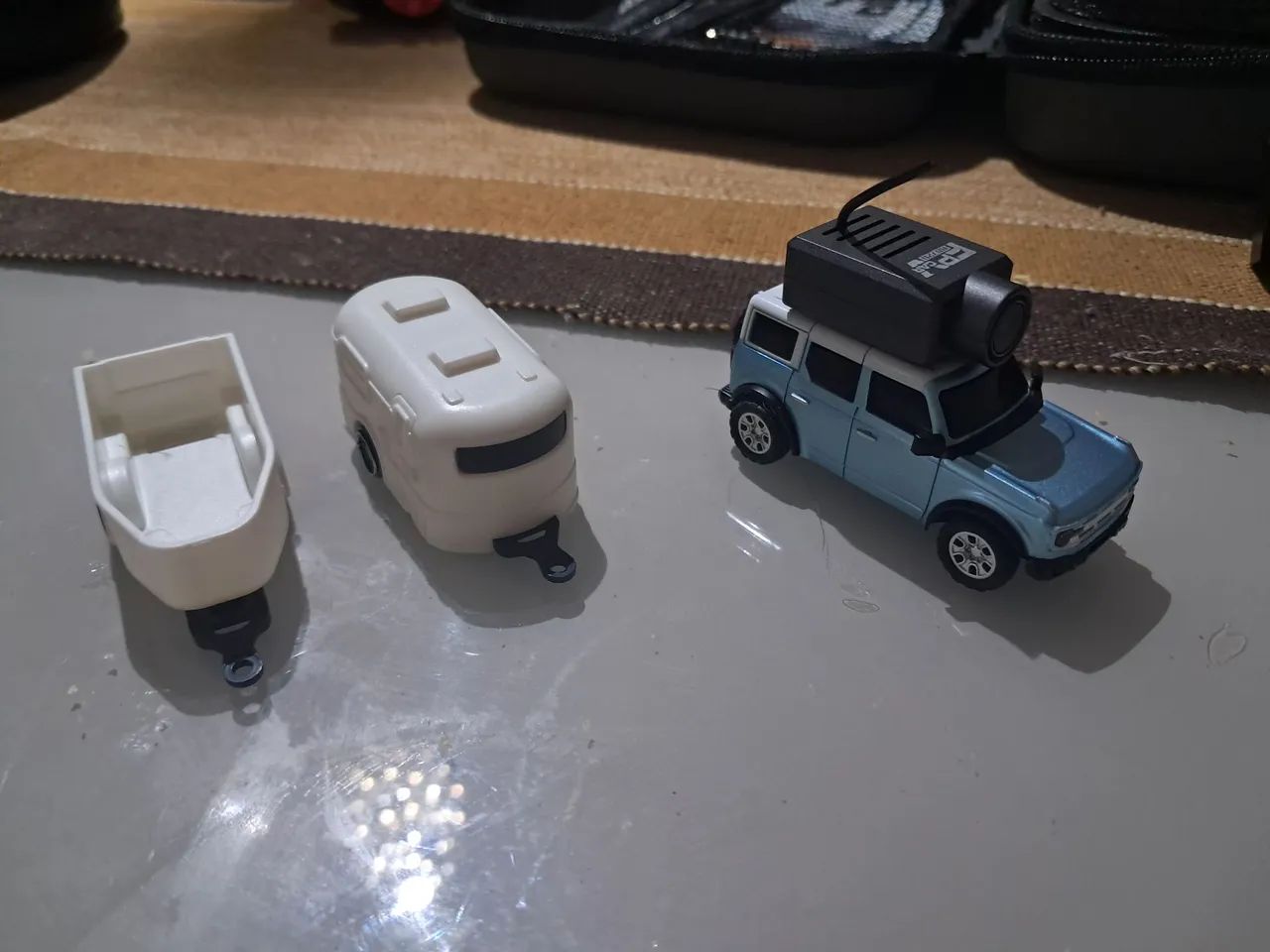 Carro de controle remoto com câmera 