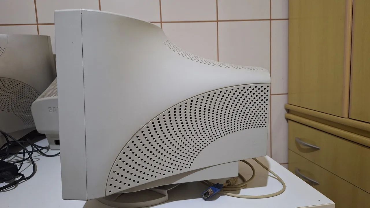 CRT Samsung 753DFX 17
