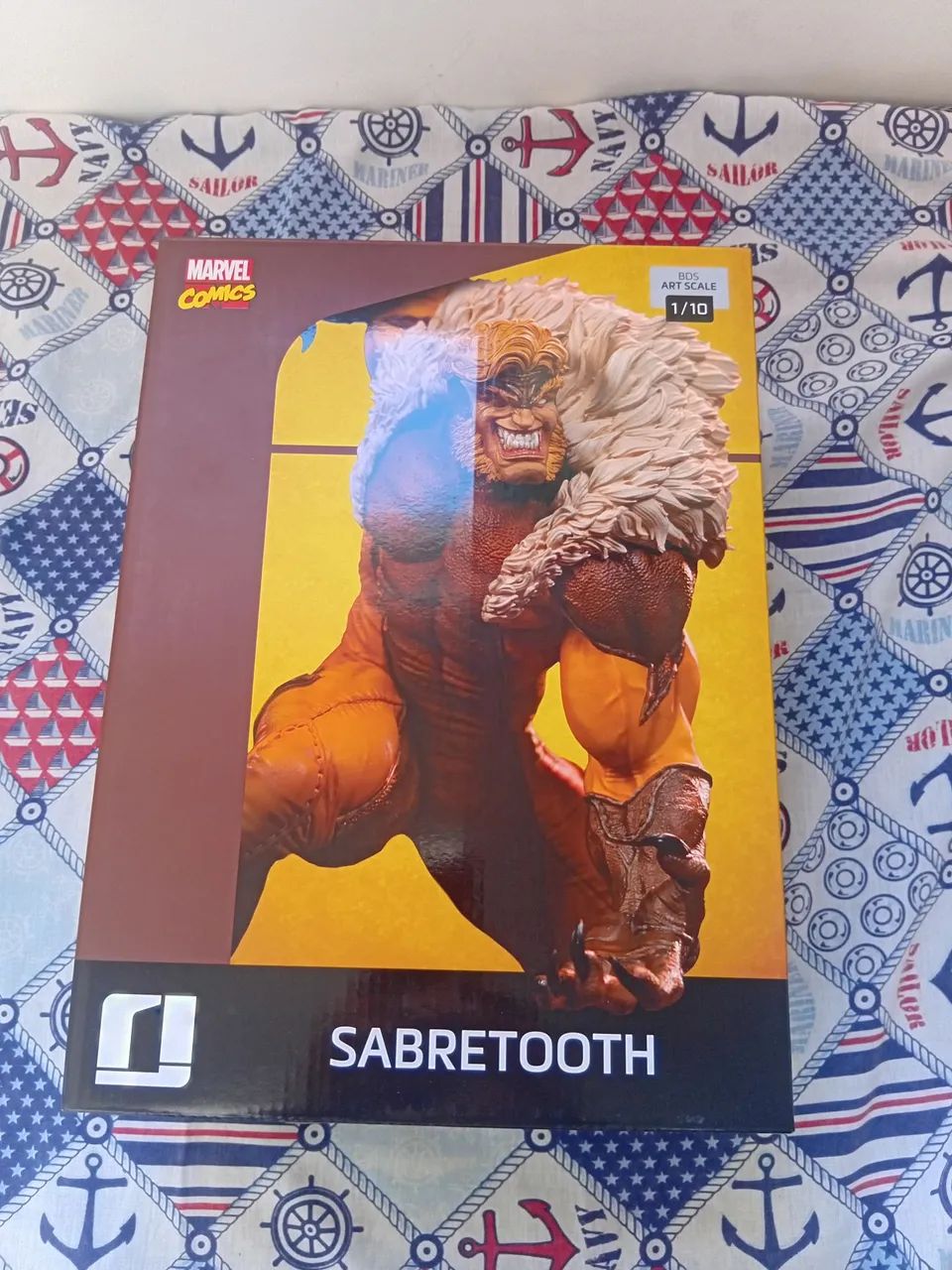 Dentes de sabre iron studios 