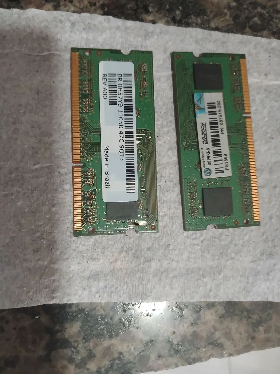 2 memórias rams  4gb cada NOTBOOK