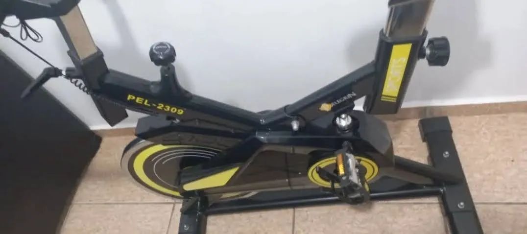 Bicicleta ergométrica Elegrin PEL-2309 para exercícios em casa. - Foto 2