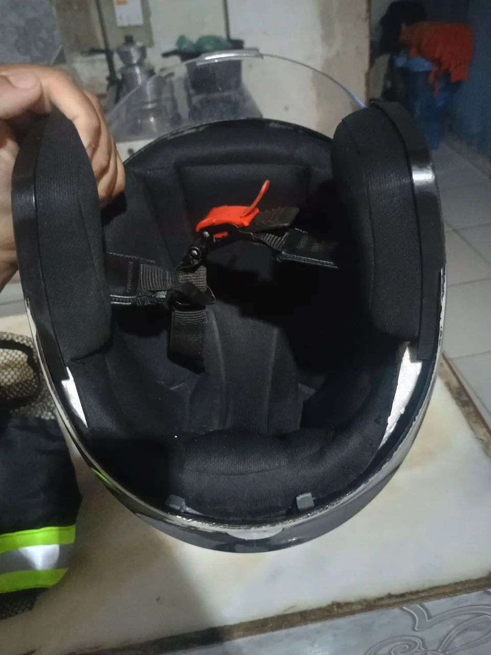 Capacete + colete refletivel  - Foto 2