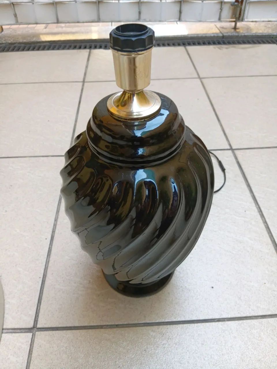 Abajur de mesa com cúpula  - Foto 2