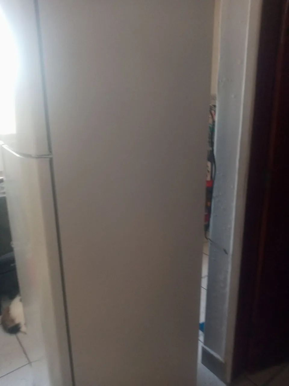 Vende-se uma geladeira semi-nova - Foto 4