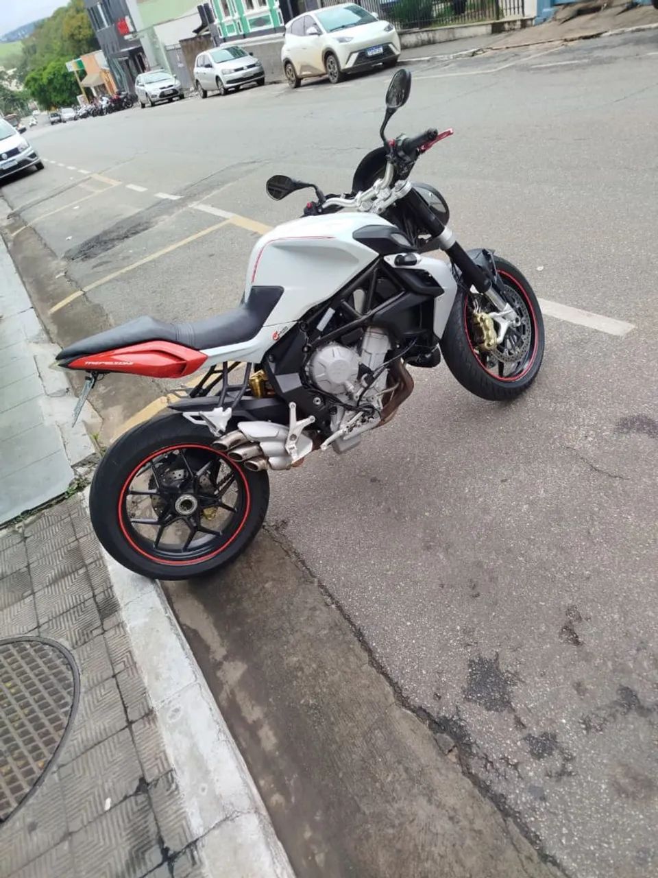 Brutale 800 - Foto 5