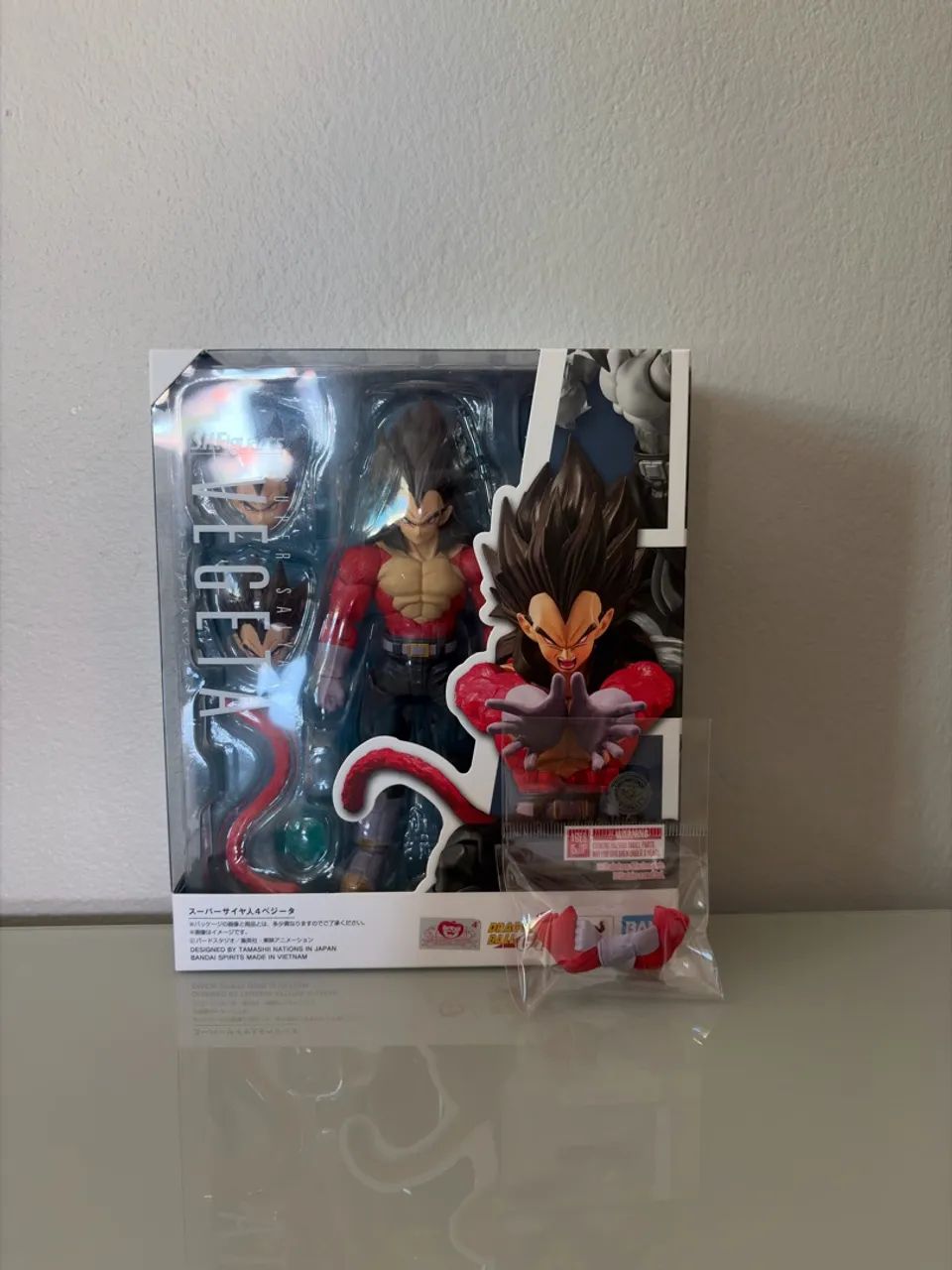 SH Figuarts Vegeta SSJ4 + Braço cruzado TK