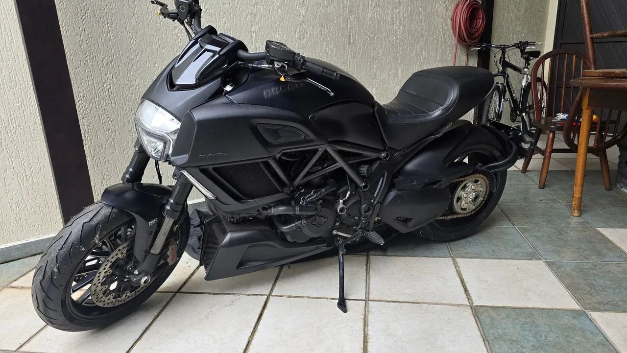 Ducati diavel Dark Ano 2016 - Foto 4
