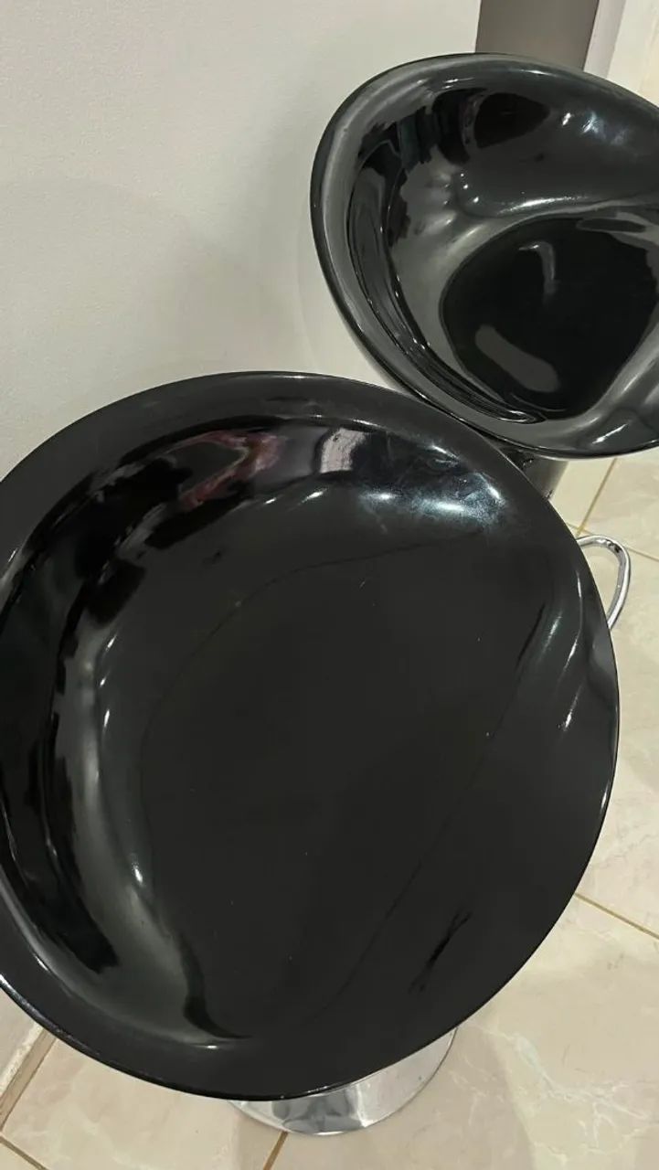 CADEIRA BANCADAS 150$ AS DUAS BEM CONSERVADAS  - Foto 3
