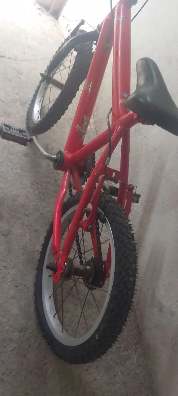 Bicicleta infantil em ótimo estado
