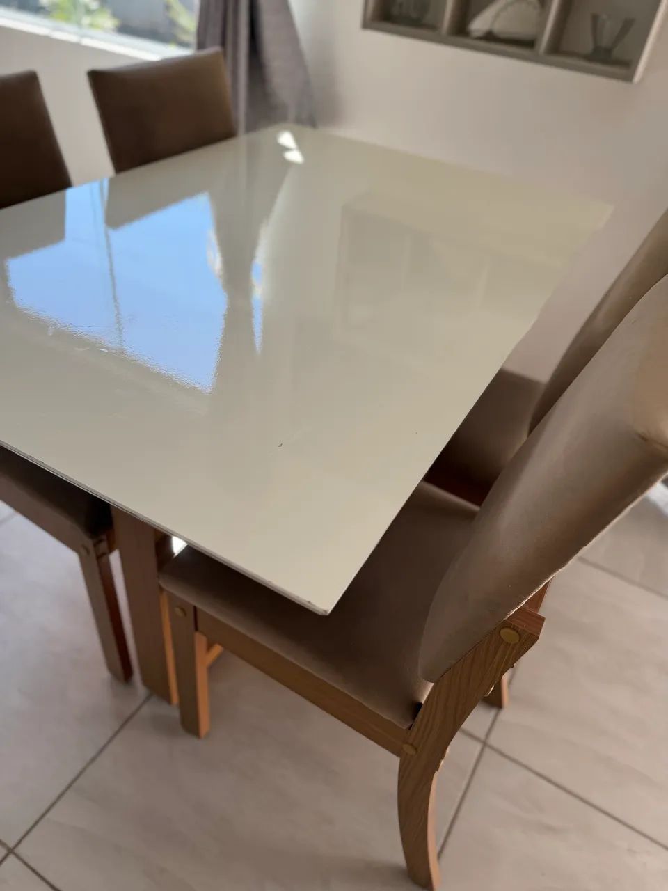 Mesa com 4 cadeiras  - Foto 2