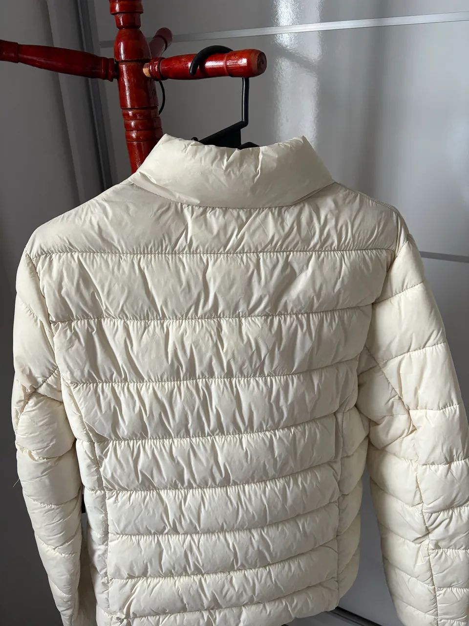 Jaqueta puffer bege