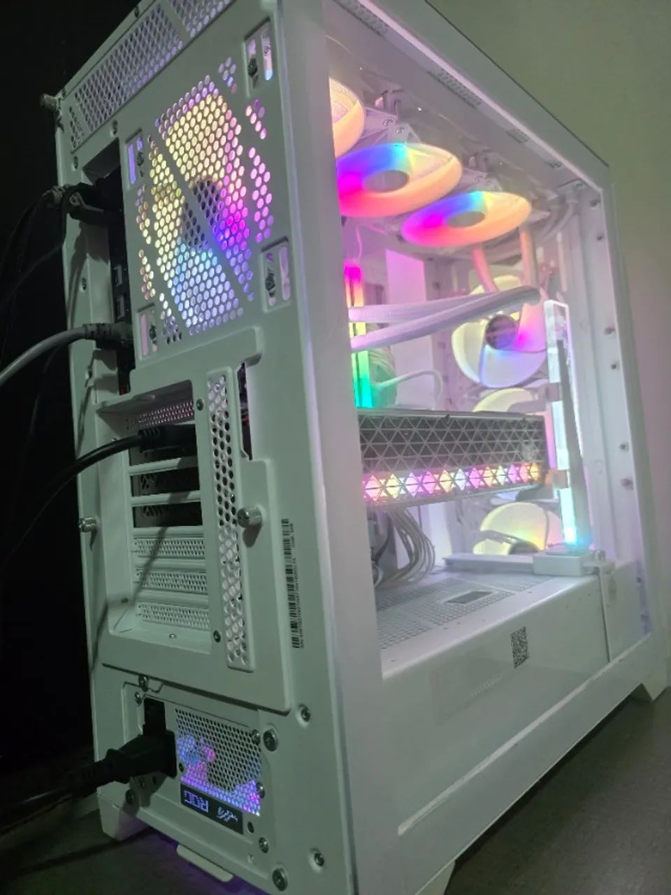 PC GAMER TOP DE LINHA - 9950X3D, RX9070XT 16GB, 32GB DDR5 - OPORTUNIDADE! - Foto 4