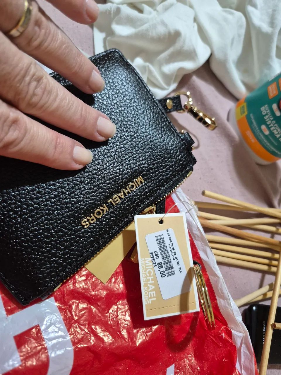 Carteira Michael Kors nova sem uso. - Foto 4