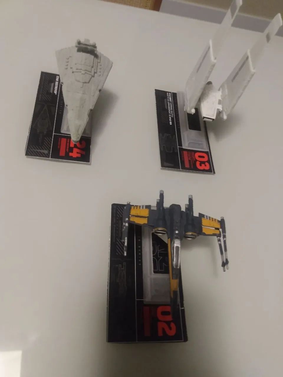 3 mini naves star Wars ( x wing, star Destroyer e nave kilo Ren)