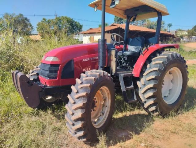 Trator Yanmar 1175.4 Traçado 75 cv turbo diesel com apenas 4500 hs único dono. - Foto 2