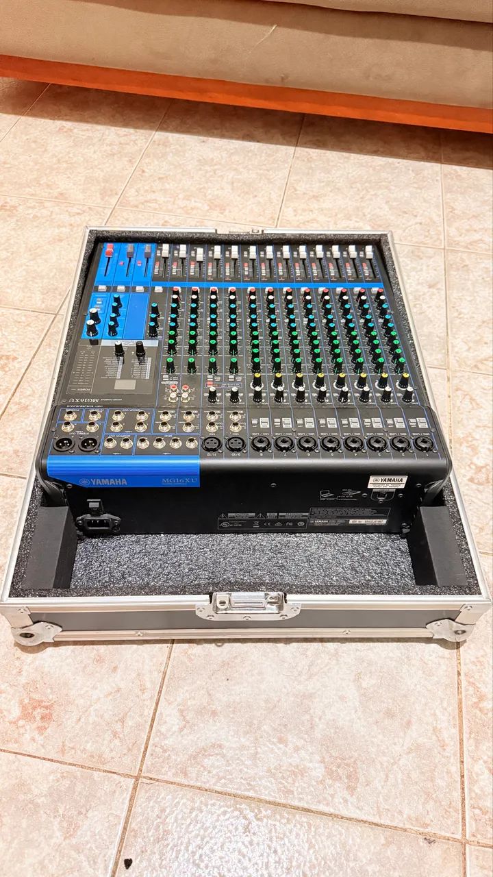 Mesa de som Yamaha Mg 16 xu + Hard case (som case)  - Foto 4