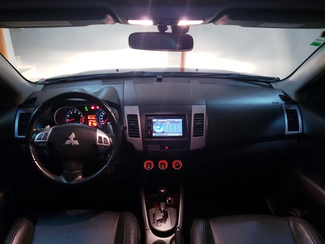Mitsubishi Outlander 2.0 - Foto 5