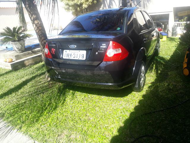 Ford Fiesta sedan 1.6 - Foto 3