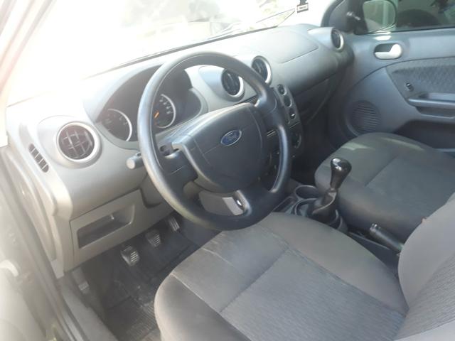 Ford Fiesta sedan 1.6 - Foto 4
