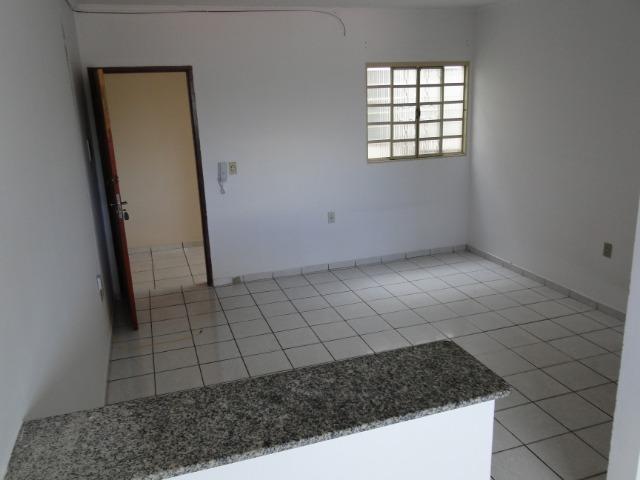 Alugo Apartamento de 2 quartos no centro de Barra do Garças, MT - Foto 7