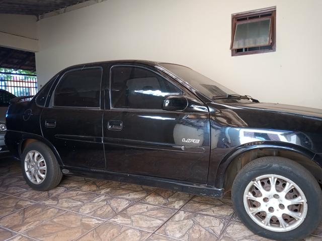 Corsa sedan life 1.0 básico