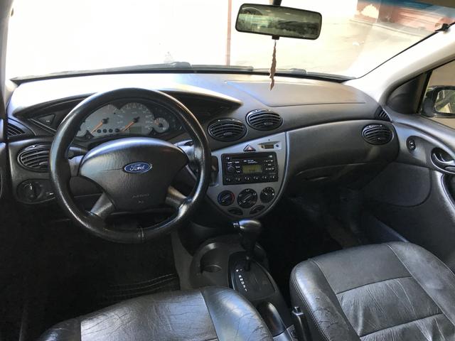 Ford. Focus sedan altomatico - Foto 4