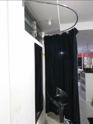 Balcão de loja, caixasemi novo, araras e cabides - Foto 5