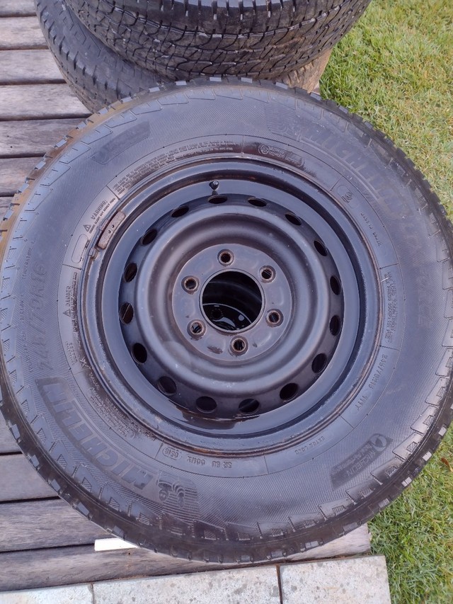 Rodas com pneus  - Foto 2
