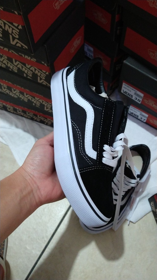 Vans Vulcanizado Top de linha (Tênis Primeira linha) - Roupas e calçados -  Ponta Grossa, Porto Alegre 1014065562 | OLX