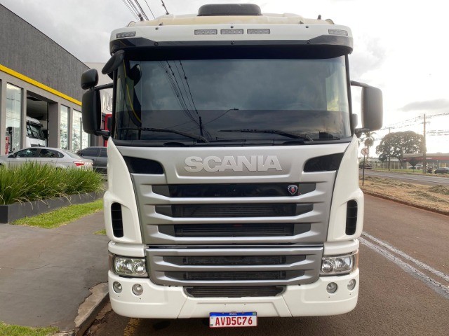 Caminhão Scania G360 8x2 2012 