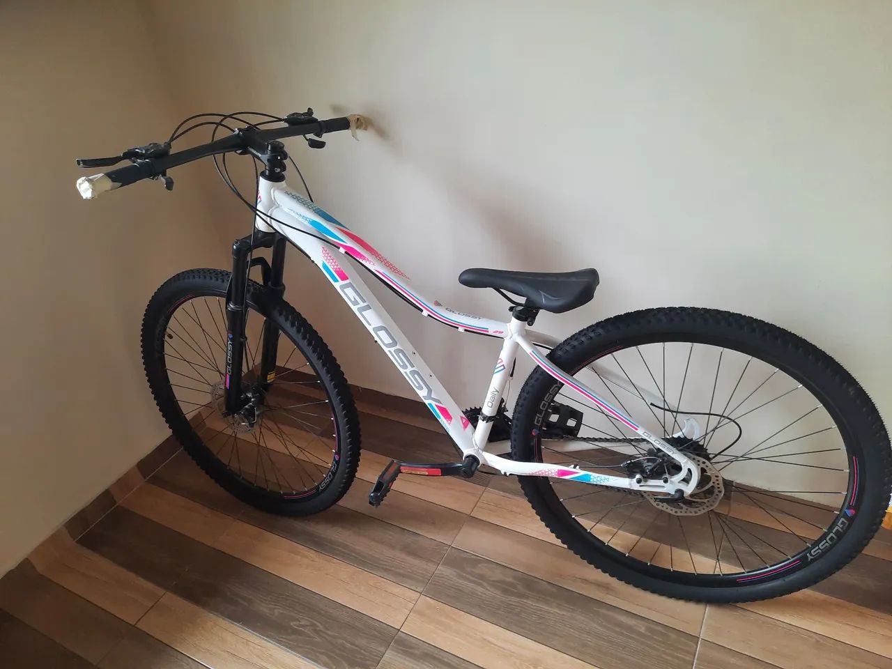 Bike Glossy Feminina 