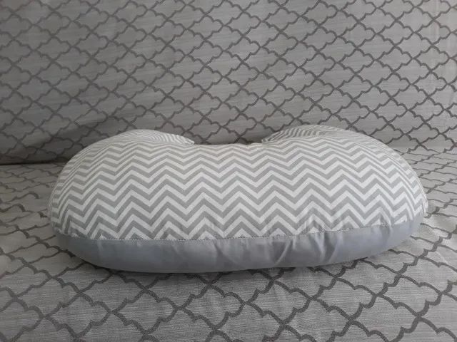 Almofada para Amamentação 55 cm x 40 cm Chevron Super Conservada - Foto 2