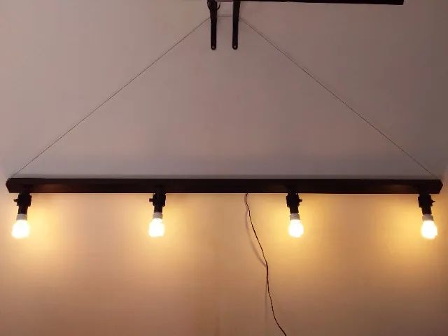 Trilho barra de iluminação com 4 spots direcionáveis - Foto 4