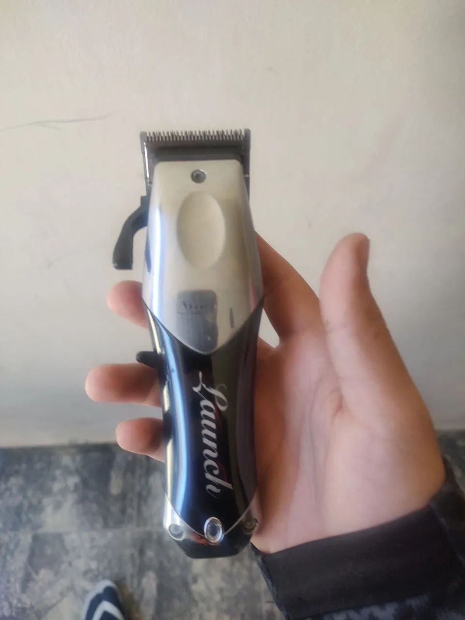 Máquina de Cortar Cabelo Launch Profissional