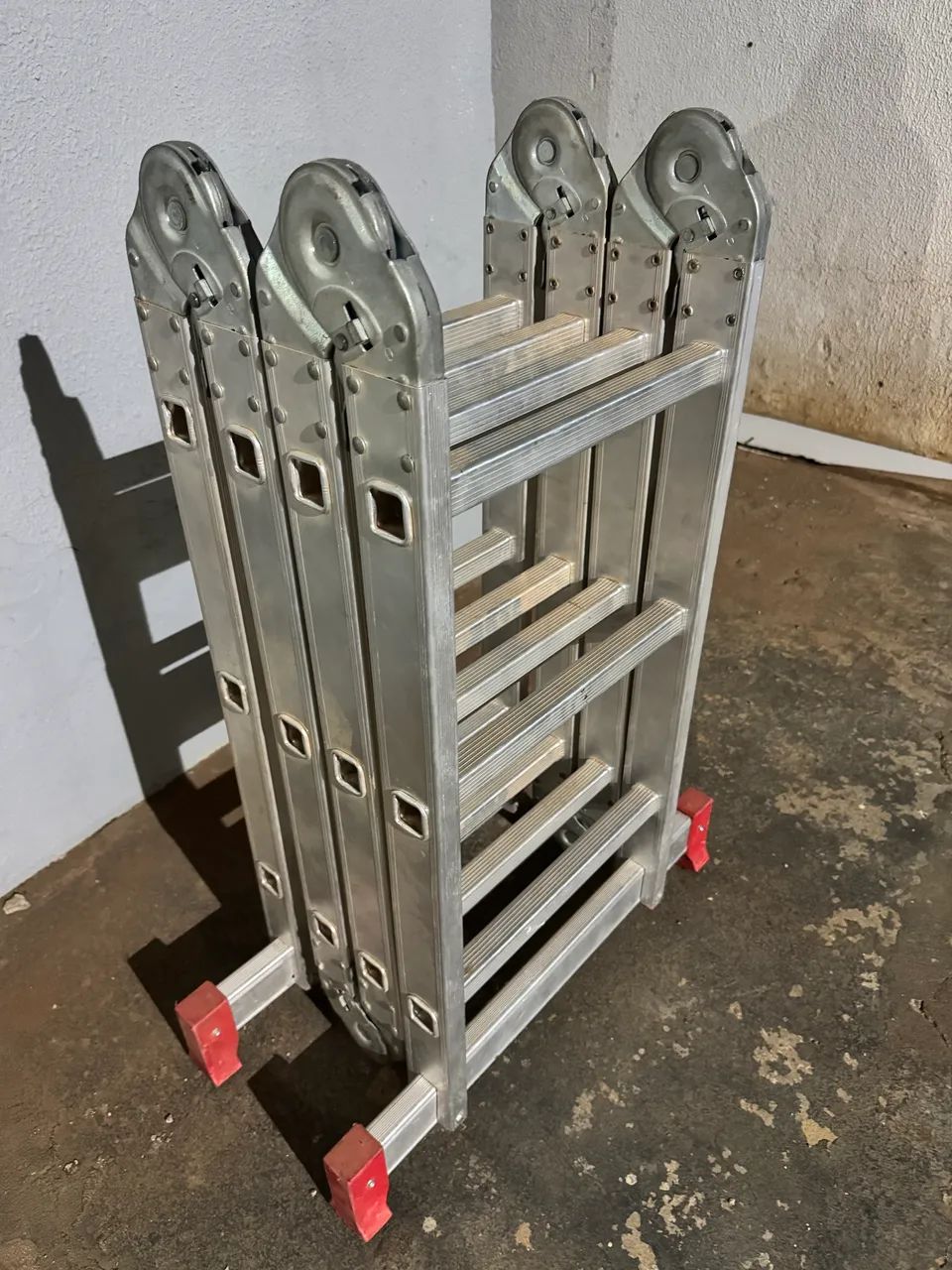 Retractable Ladder64842099473539120