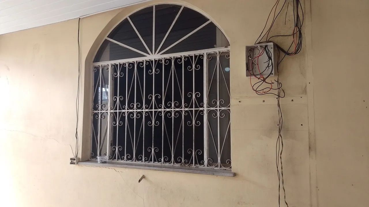 Janela e portas  de ferro com grade em arco - Foto 2