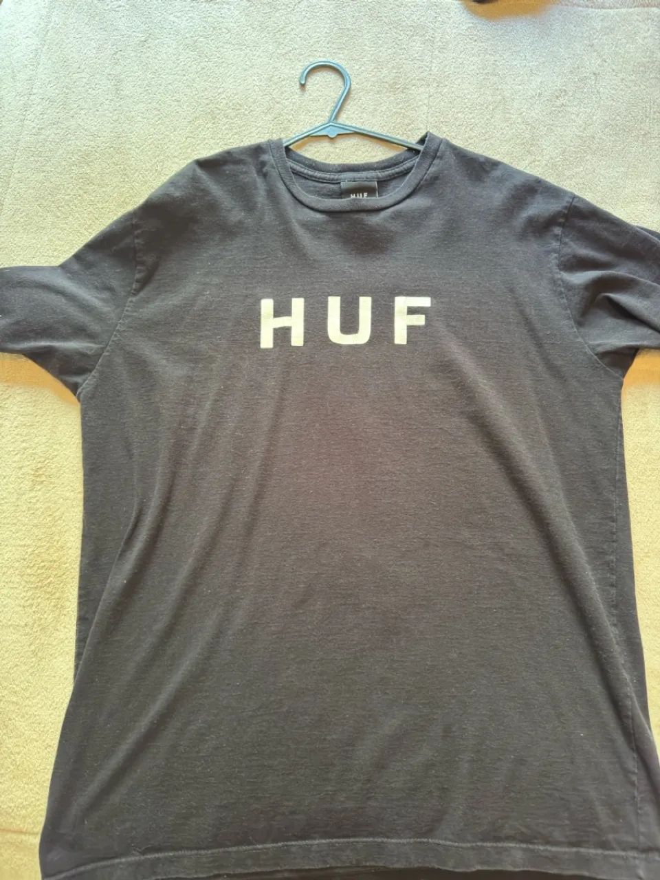 Camiseta HUF