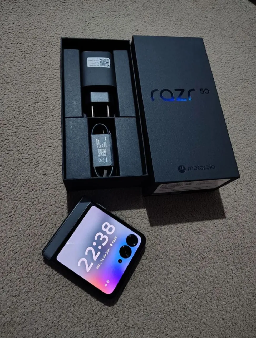 Motorola Razr 50 (Modelo com 512GB e 12GB de RAM )