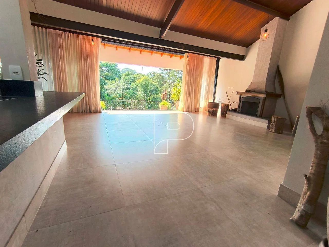 Casa com 4 suítes e piscina, 2000m² de terreno e 504m² de área construída - Foto 4