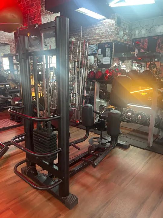 Aparelho de Musculação para Pernas - Usado