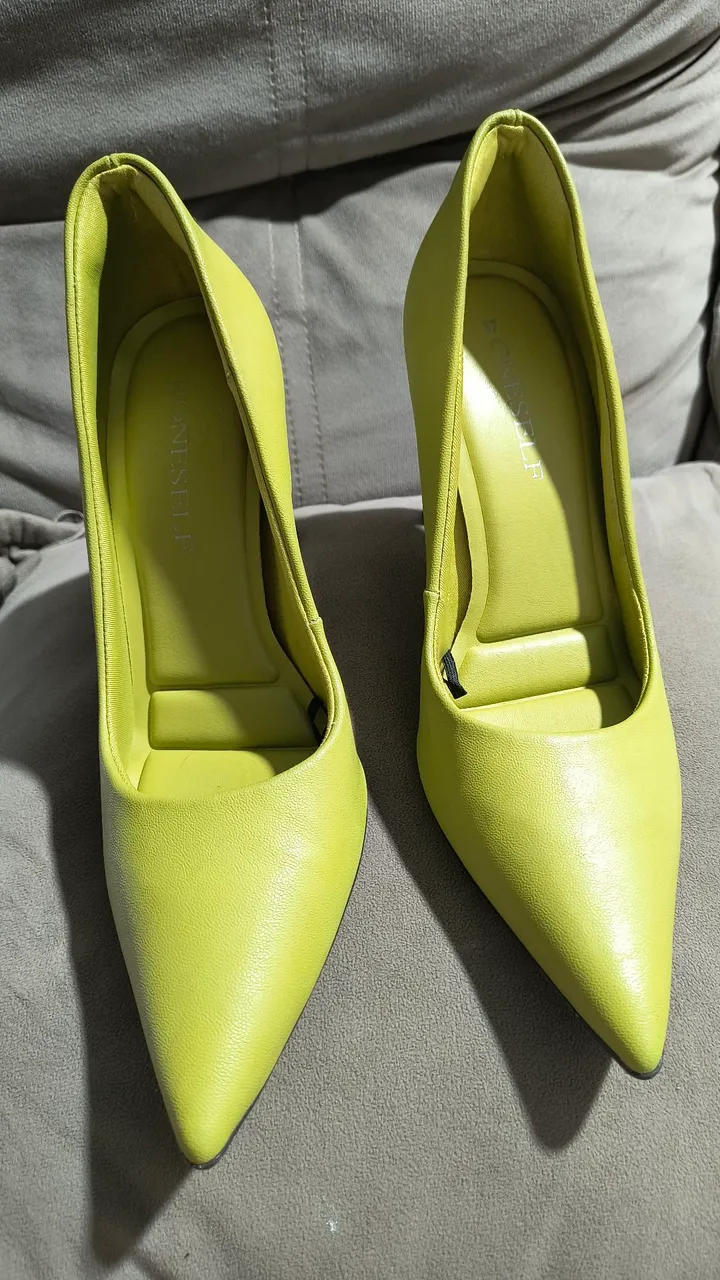 Scarpin verde lindo Tam 37