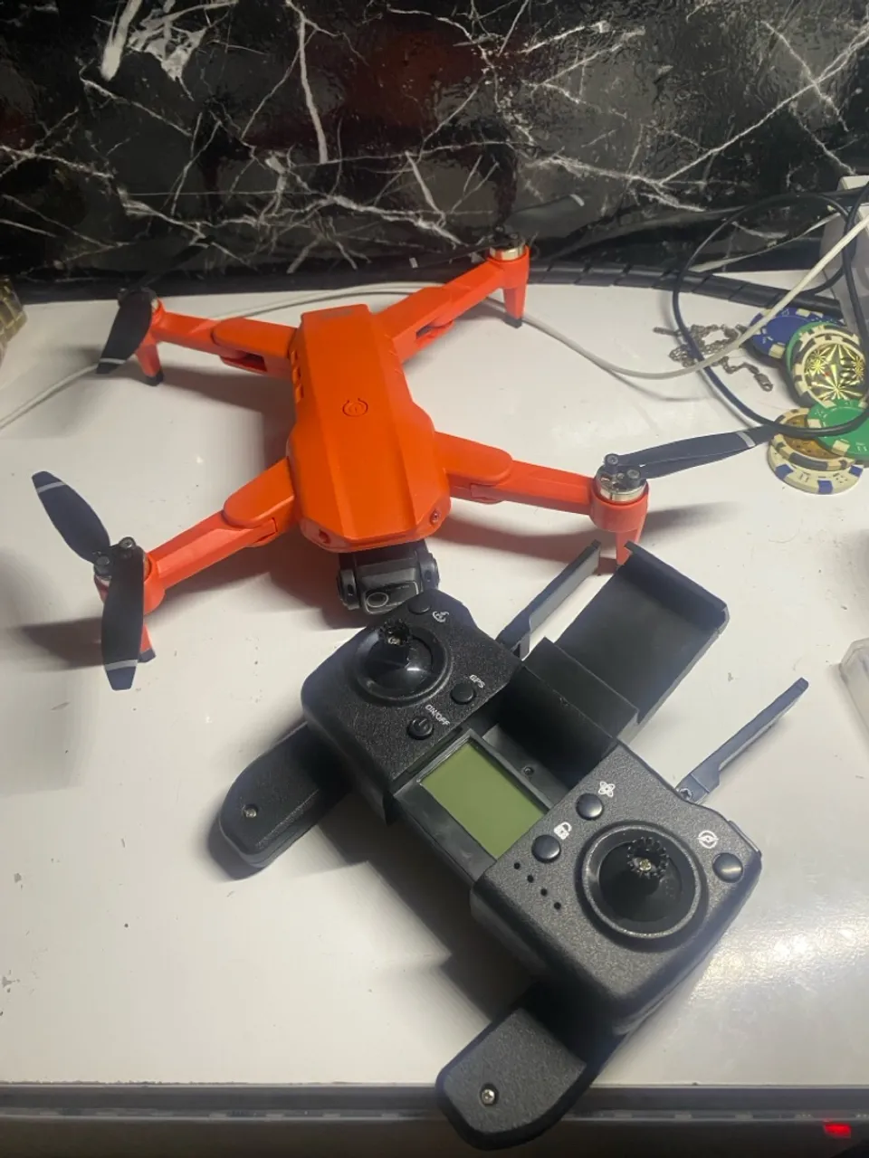 Drone Laranja Completo com Controle Remoto
