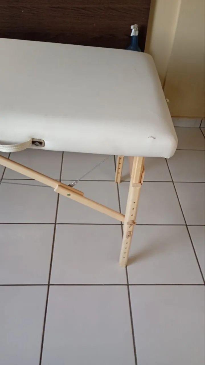 Para vender rápido!! Maca portátil LEGNO (Antares) 