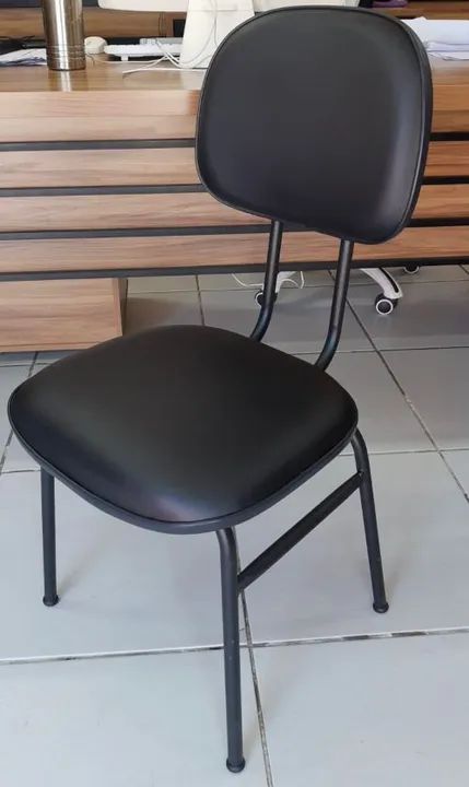Cadeira de Escritório fixa - Confortável