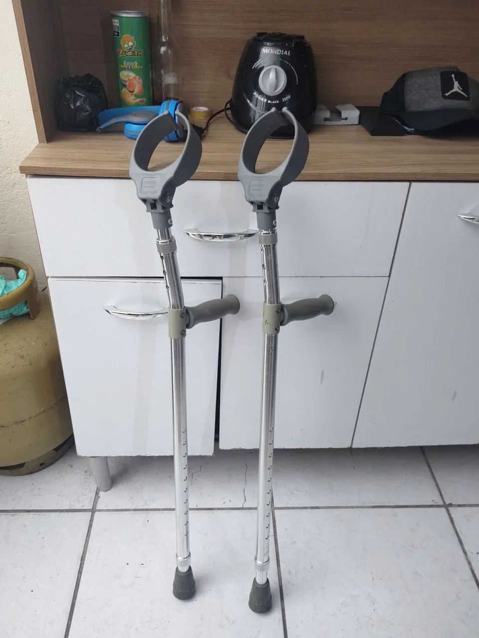 Par de Muleta Canadense seminova 