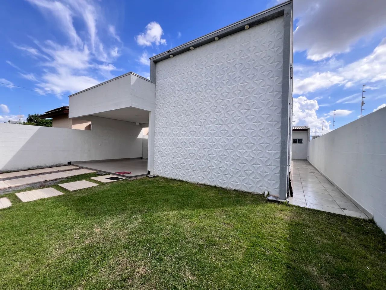 Aluguel no Jardim Copacabana - Casa com Planejados, Edícula e Churrasqueira - Foto 2